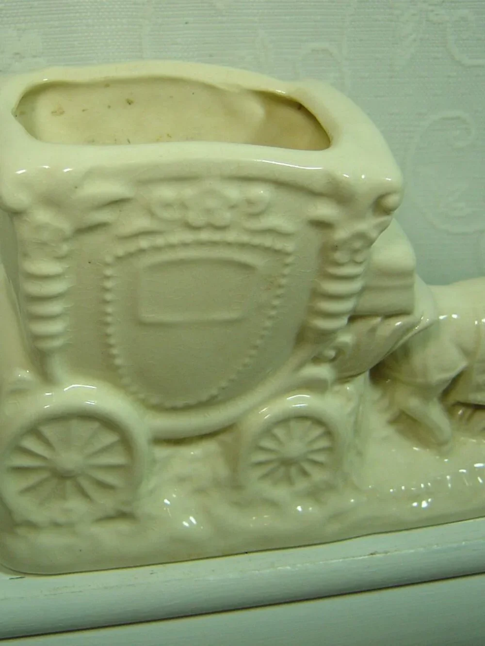 Vintage white horse & carriage planter made in USA-7